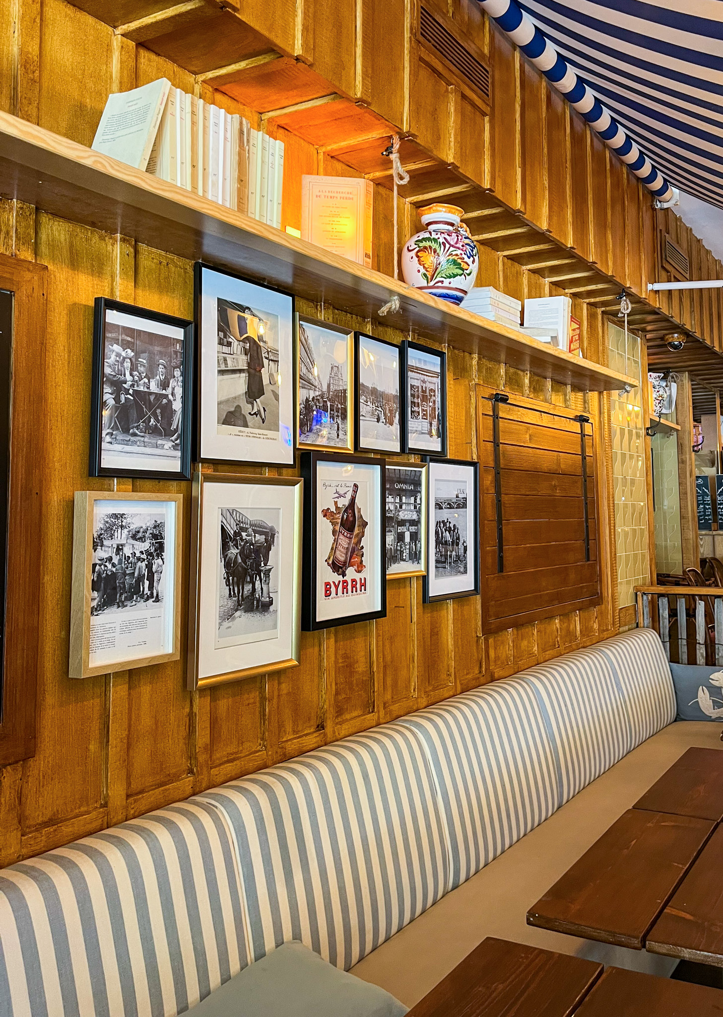intérieur le petit paris